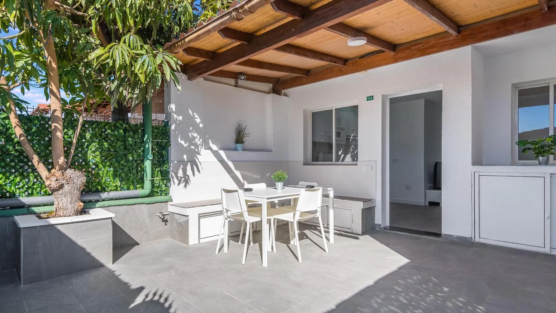Home2Book Vibrant Maspalomas Stay, Pool & Terrace 0*, Maspalomas (Gran Canaria)